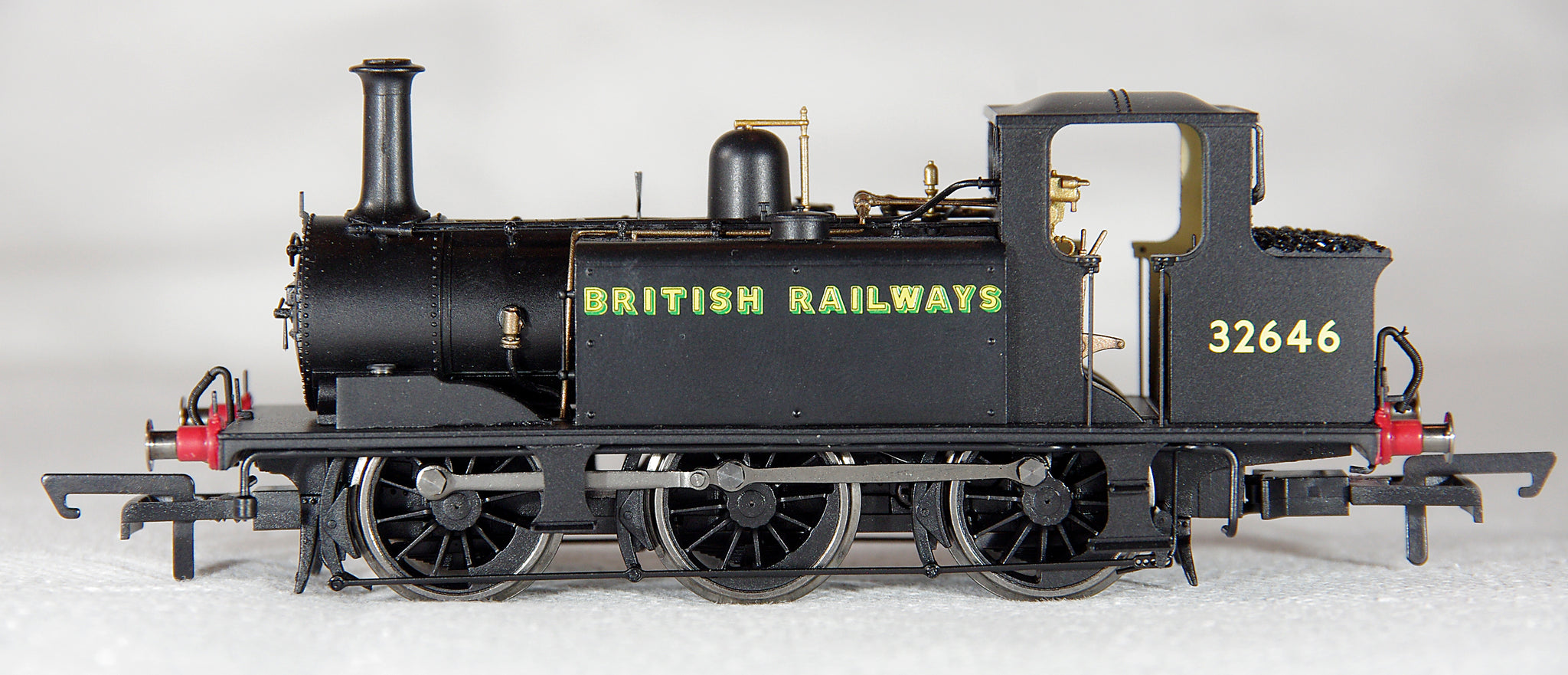 Hornby R30006 BR Terrier 0-6-0T "British Railways" No 32646