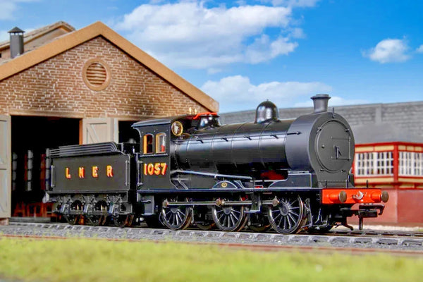 Oxford Rail OR76J26001XS LNER Class J26 Locomotive LNER Black 1057 DCC Sound Fitted