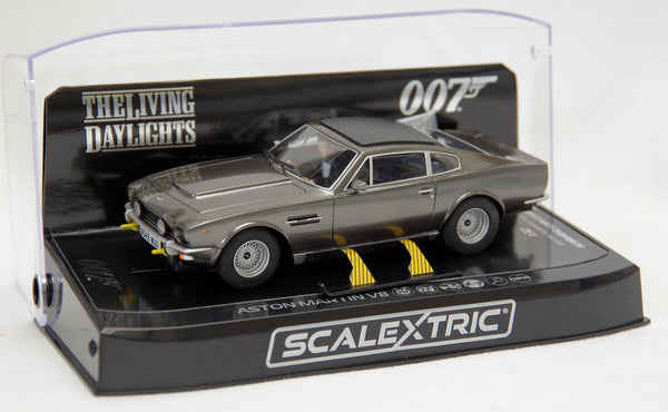 Scalextric C4239 Aston Martin V8 007 The Living Daylights