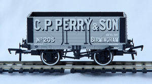 Bachmann 37-117 7 Plank C.P. Perry & Son Wagon