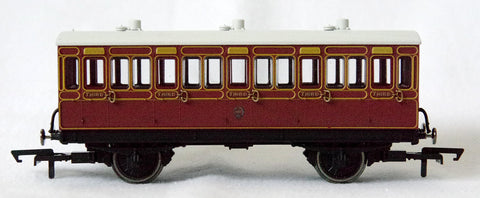 Hornby R40070A LB&SCR 4 Wheel 3rd Class Coach No 881