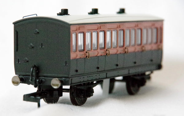 Hornby R40108A L&SWR 4 Wheel 3rd Class coach No 308 With Lights